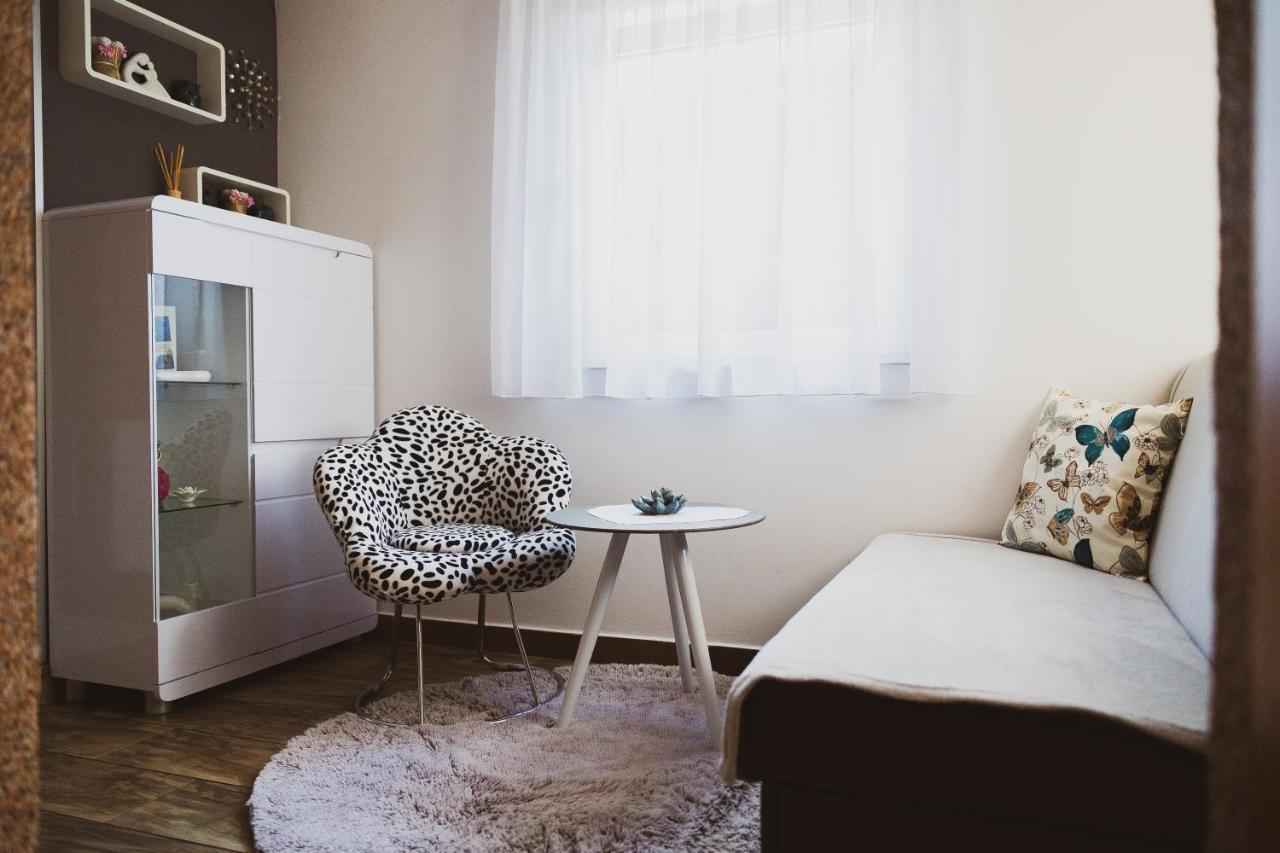Soba I Apartman Dula Ogulin Exterior foto