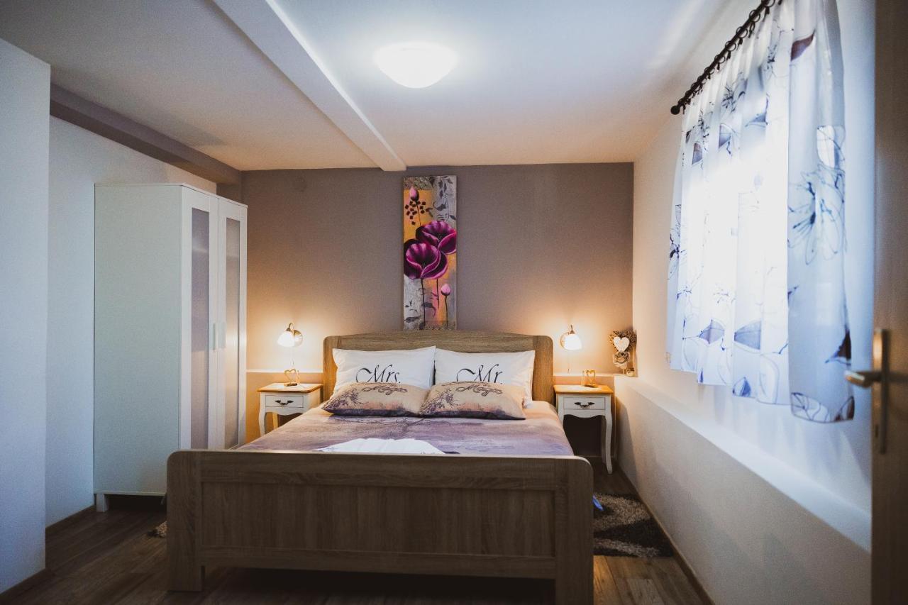 Soba I Apartman Dula Ogulin Exterior foto