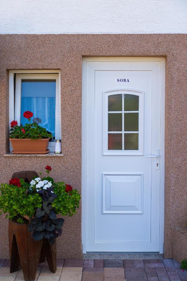 Soba I Apartman Dula Ogulin Exterior foto