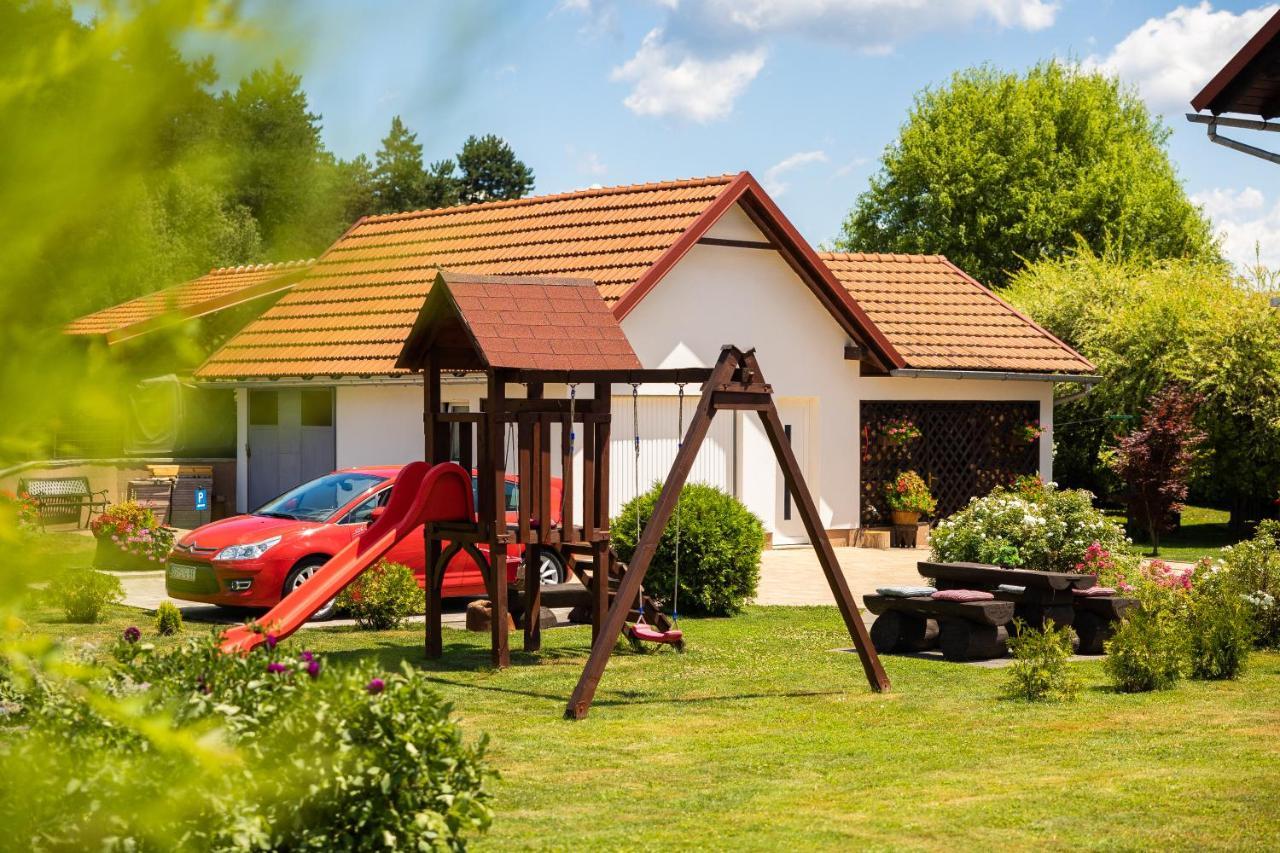 Soba I Apartman Dula Ogulin Exterior foto